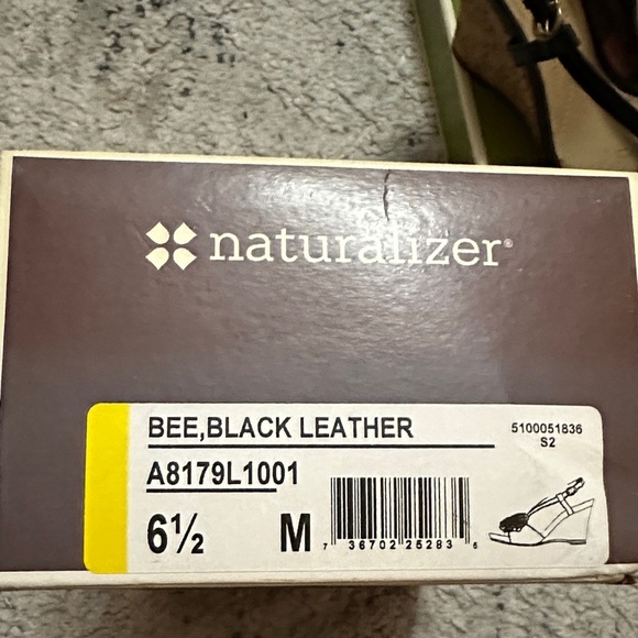 Naturalizer Black Leather Floral Slingback  Heels w/cork design heels. Size 6.5M - Picture 2 of 7